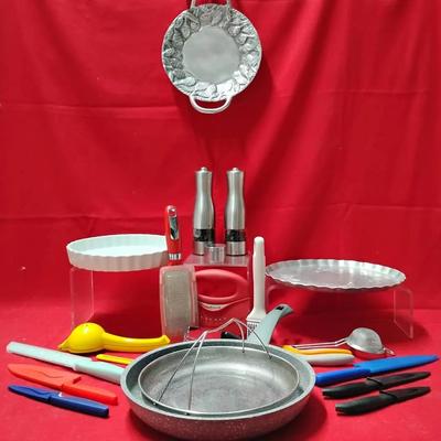Kitchen Gadget & Knife Lot - Kuhn Rikon, Prepology, Sharper Image