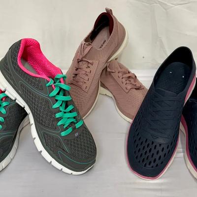 (3) Pair NEW Ladies Size 7 Skechers