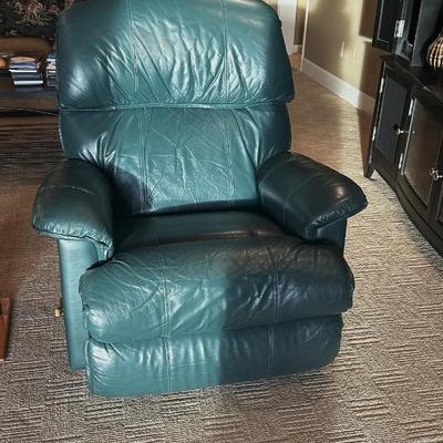Sale Photo Thumbnail #135: Matching Lazyboy rocker/reciner