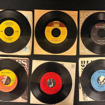 522: Vintage 1960s Rock & Pop 45 RPM Records – Beatles, Yardbirds, Smokey Robinson & More