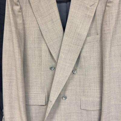 516: Tom James Light Gray Double-Breasted Suit Jacket – Men’s 40–42R (Jacket Only)