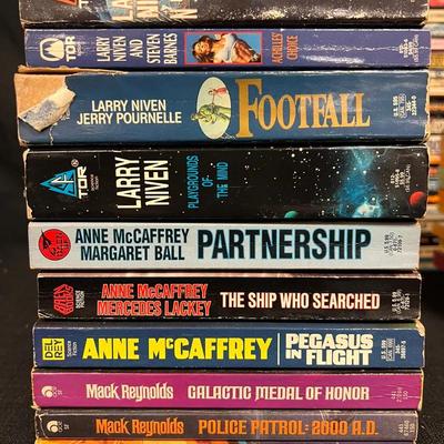 303: Vintage Science Fiction Paperback Collection — Classic & Golden Age Authors (19 Books)