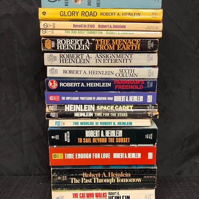 314: Robert A. Heinlein Science Fiction Paperback Lot – 17 Books    