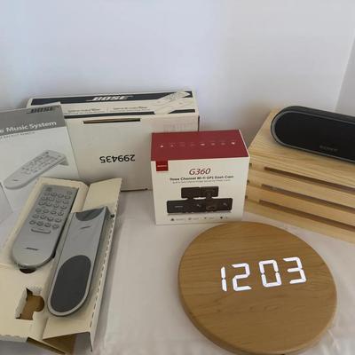 Small Electronics Lot Including Bose