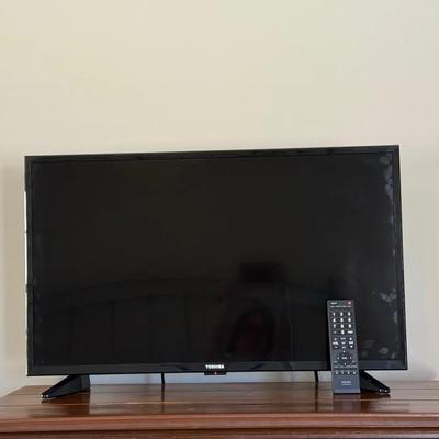 32 Inch Toshiba Tv with remote
