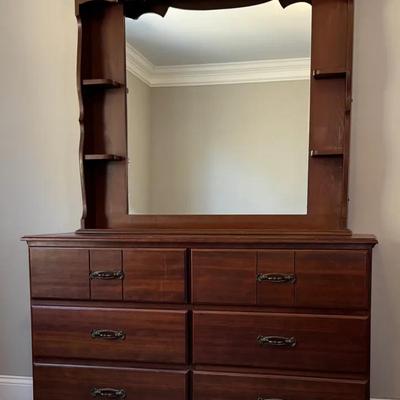 Dresser With Detachable Mirror Hutch