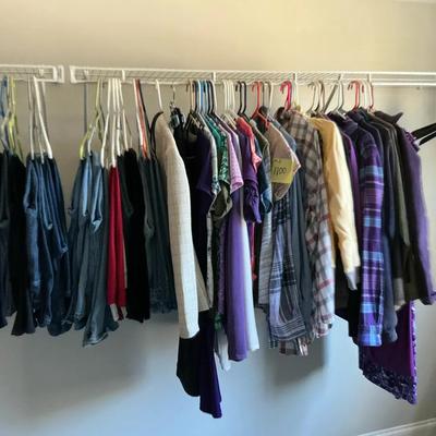 Lady’s Clothes Lot