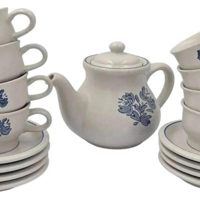 Pfaltzgraff  Yorktowne Tea Service For 8