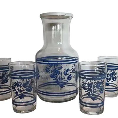 Pfaltzgraff  Juice Decanter & 4 Juice Glasses (4”) Yorktowne Pattern