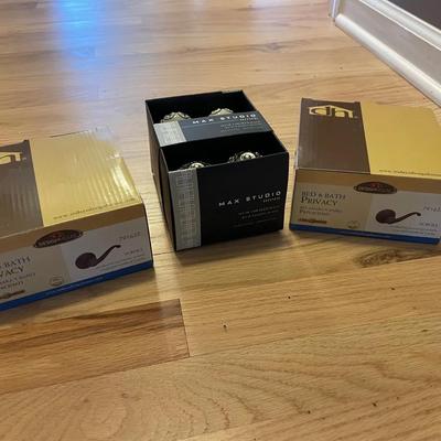 2 New Doorknobs And Drawer Pulls