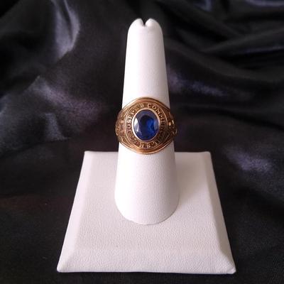Vintage 1960 10k gold class ring