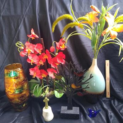 Lot of various decor including faux flowers