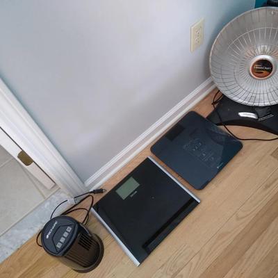 Lot with working scales, heater and fan