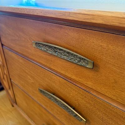 Sale Photo Thumbnail #218