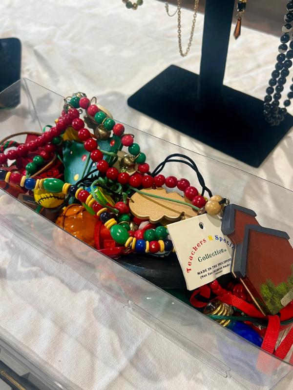 Sale Photo Thumbnail #438