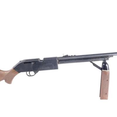 Classic Crosman 66 Powermaster .177 Caliber BB/Pellet Air Rifle - Multi-Pump Pneumatic