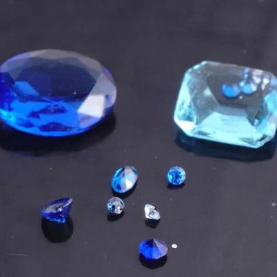 Loose Gemstone Lot – Blue Synthetic Sapphires & Sea Blue Glass – Mixed Cuts & Sizes, ~13.0 ctw (est.