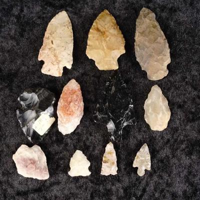 Collection of Assorted Prehistoric Flint & Obsidian Arrowheads/Points 800 BCE- 300 BCE