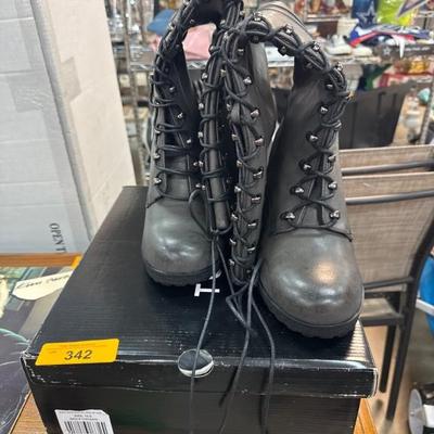 Sale Photo Thumbnail #374