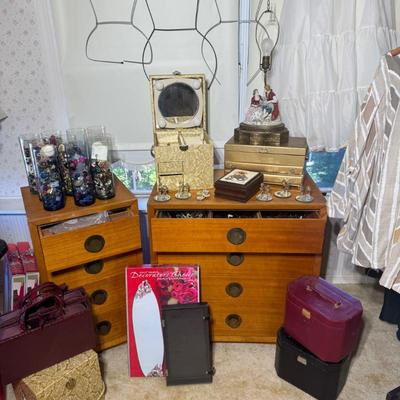 Sale Photo Thumbnail #412