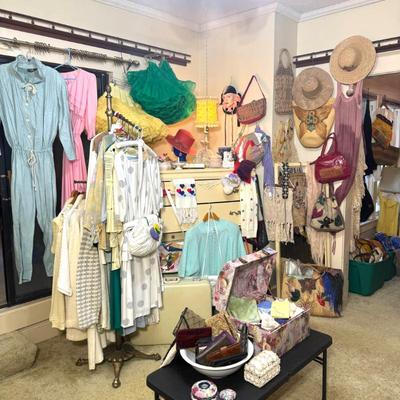 Sale Photo Thumbnail #382