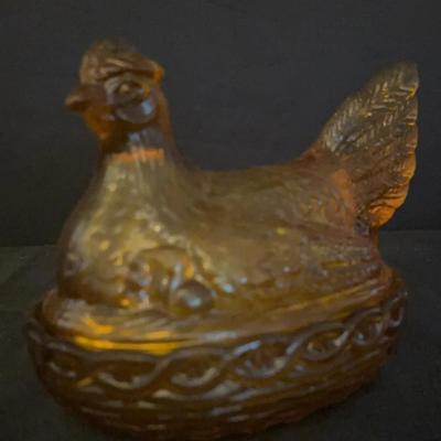 Vintage Indiana Glass Amber Hen With Stippled Base