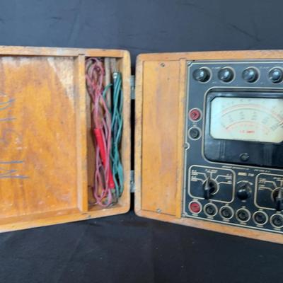 Superior Instruments Model 710 Multimeter
