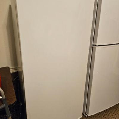 Sale Photo Thumbnail #24: Full size Freezer
