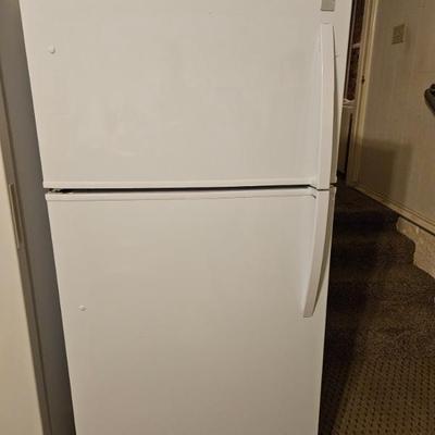 Sale Photo Thumbnail #25: Fridge