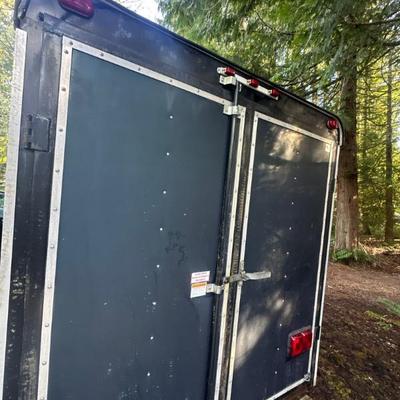 Cargo trailer (door view)