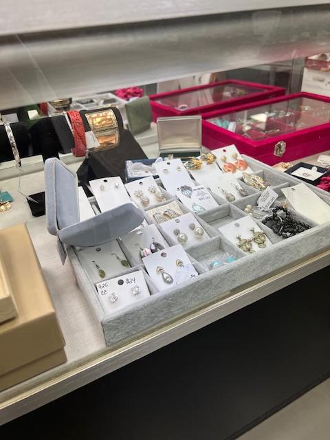 Sale Photo Thumbnail #25