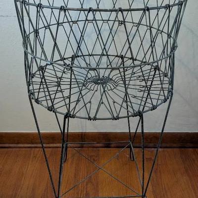 Allied Products Wire Laundry Basket
