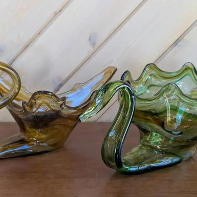 Art Glass Swans #2