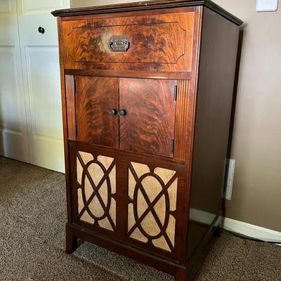 Vintage Console Radio/Phonograph Cabinet