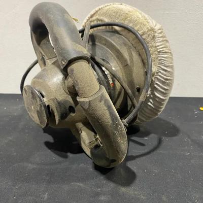 Working Black & Decker Buffer