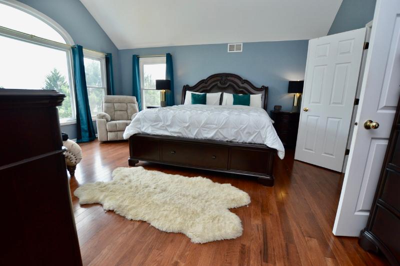 Sale Photo Thumbnail #11