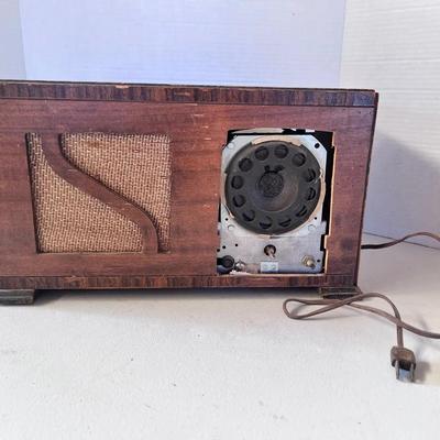 Emerson Tube Tabletop Radio (not Working For Parts) 1950s USA