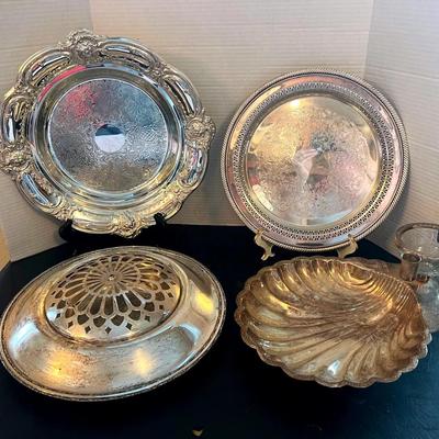 Silverplate Trays Chip & Dip Bowl Clam Shape, Serving Dish w/ Pierced Lid