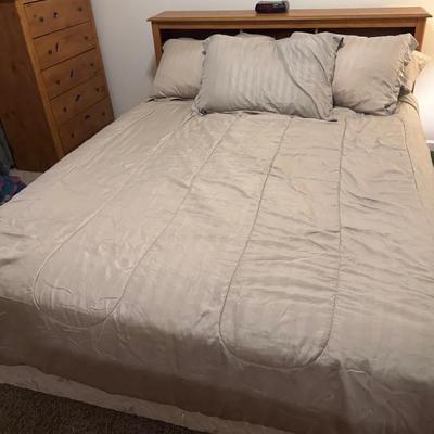 Queen Bed 