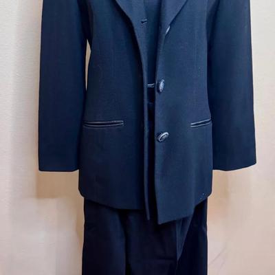 Valerie Stevens Ladies Suit 4P