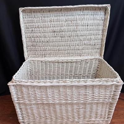 White Wicker Chest/Trunk