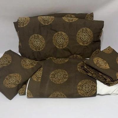 Full/Queen Bedding Set Of Six Pieces