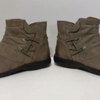 Cobb Hill Penfield Ruch Ankle Boot Stone Nubuck Leather Women’s -Size 8