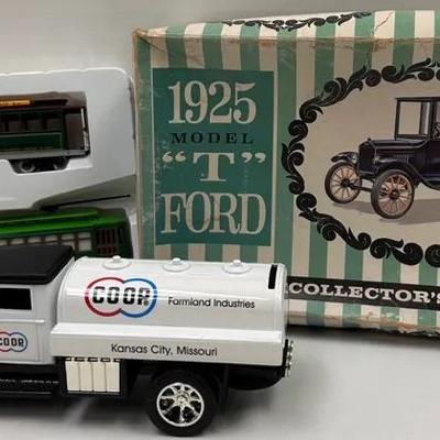 1925 Model T "Ford," "CO-OP Bank," and Classic Streetcars