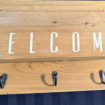 Rustic “WELCOME” Wooden Wall Organizer with Hooks