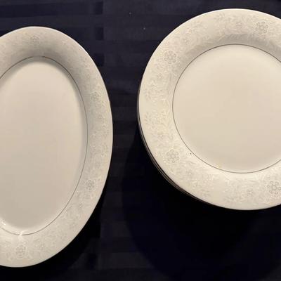 Vintage Steubenville Floral Dinnerware – Dinner Plates & Oval Serving Platter