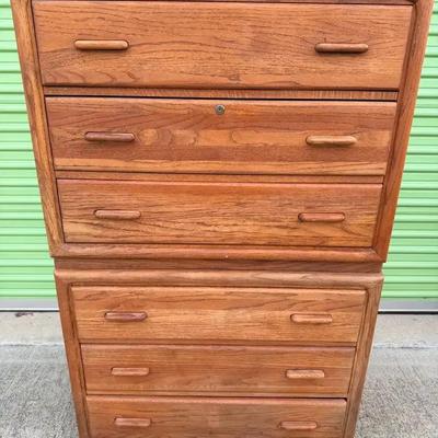 Vintage Solid Oak 6-Drawer Chest / Tall Dresser with Locking Drawer