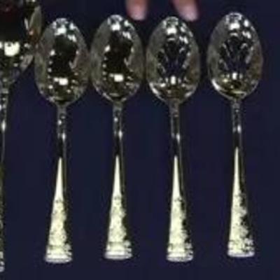 Temp-Tations Floral Lace 72-piece Service for 12 Flatware Set - NEW 