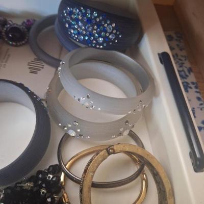 Sale Photo Thumbnail #171