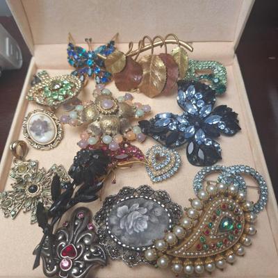 Sale Photo Thumbnail #165